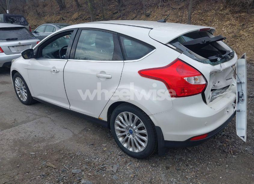 Photo 3 of 2012 Ford Focus TITANIUM (VIN 1FAHP3N26CL183004)
