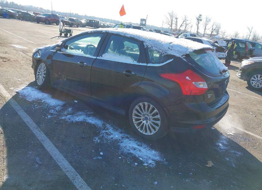 Photo 3 of 2012 Ford Focus TITANIUM (VIN 1FAHP3N26CL269879)