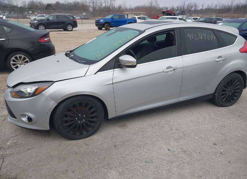 Photo 2 of 2012 Ford Focus TITANIUM (VIN 1FAHP3N26CL309751)