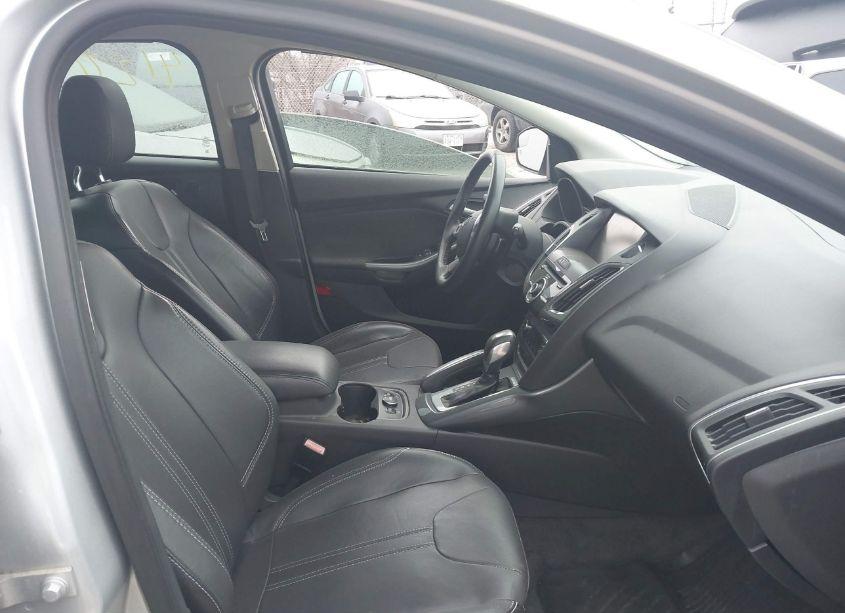 Photo 5 of 2012 Ford Focus TITANIUM (VIN 1FAHP3N26CL309751)