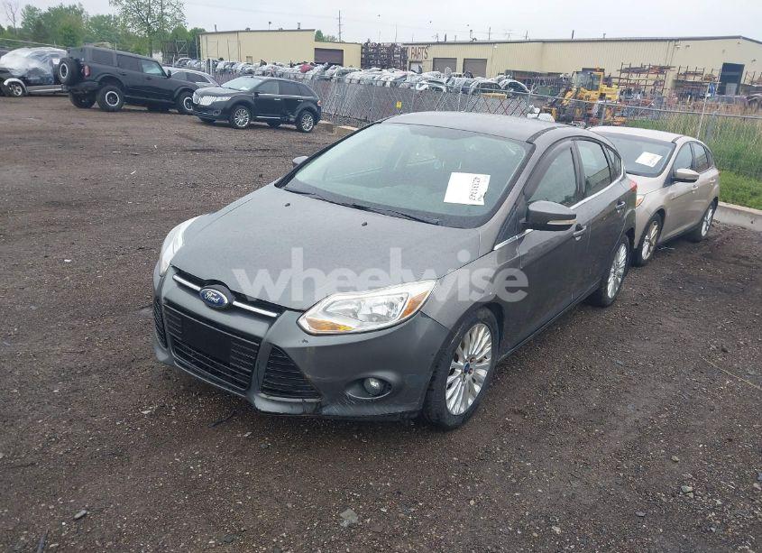 Photo 2 of 2012 Ford Focus TITANIUM (VIN 1FAHP3N26CL443028)