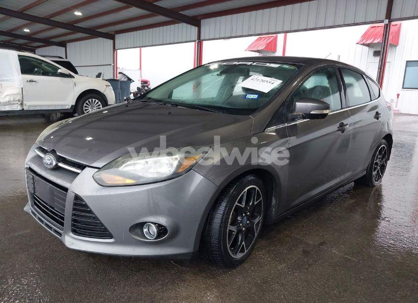 Photo 2 of 2012 Ford Focus TITANIUM (VIN 1FAHP3N26CL450206)