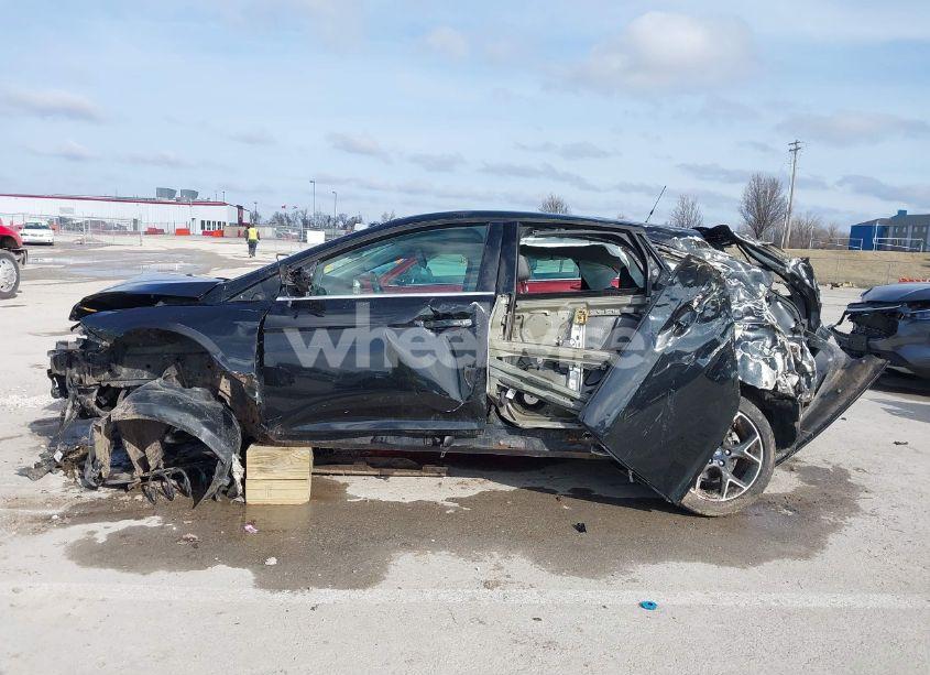 Photo 15 of 2012 Ford Focus TITANIUM (VIN 1FAHP3N27CL145393)