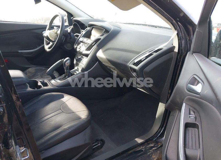 Photo 5 of 2012 Ford Focus TITANIUM (VIN 1FAHP3N27CL145393)