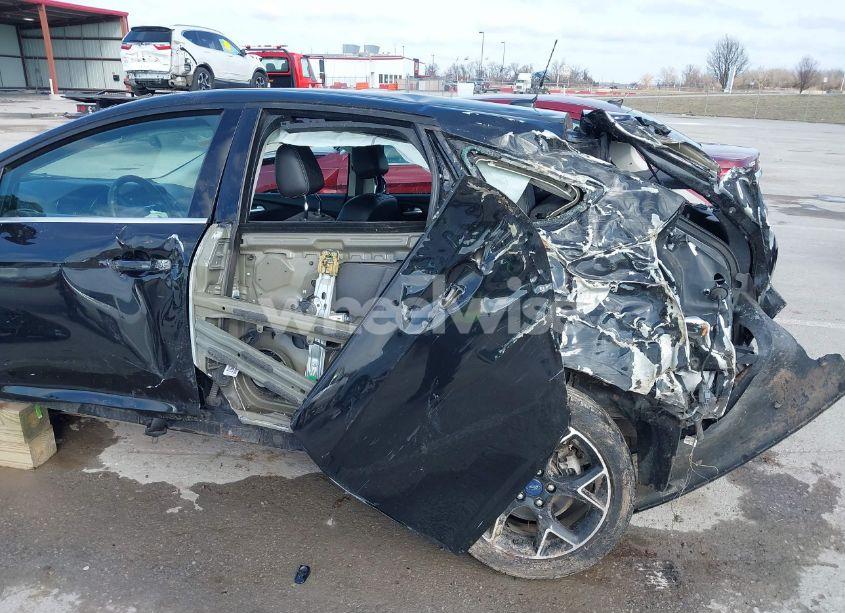 Photo 6 of 2012 Ford Focus TITANIUM (VIN 1FAHP3N27CL145393)