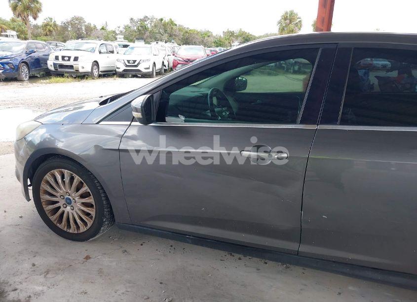 Photo 6 of 2012 Ford Focus TITANIUM (VIN 1FAHP3N27CL398908)