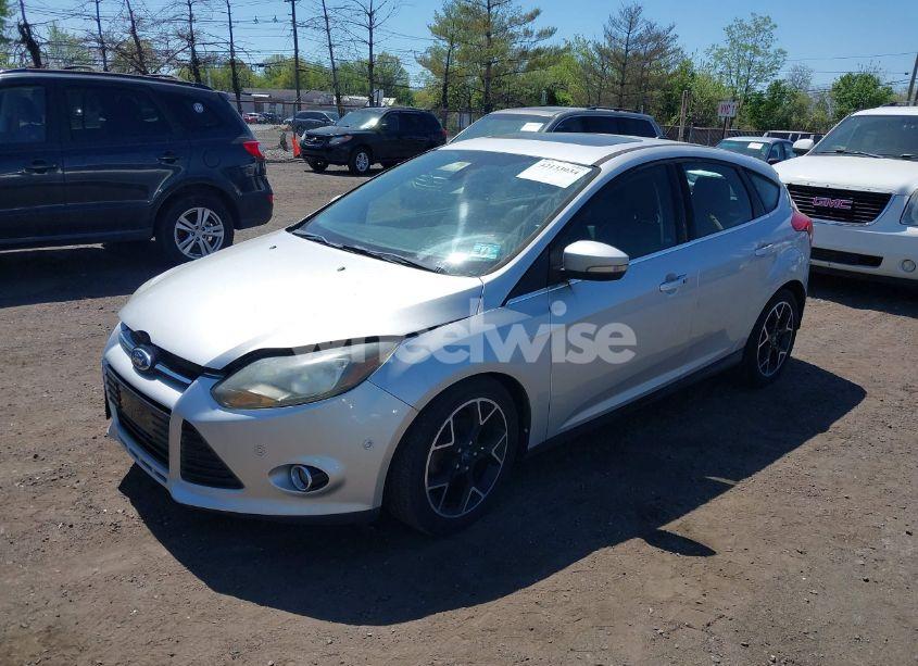 Photo 2 of 2012 Ford Focus TITANIUM (VIN 1FAHP3N28CL149792)