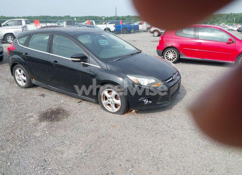 2012 Ford Focus TITANIUM (VIN 1FAHP3N28CL225852) main photo