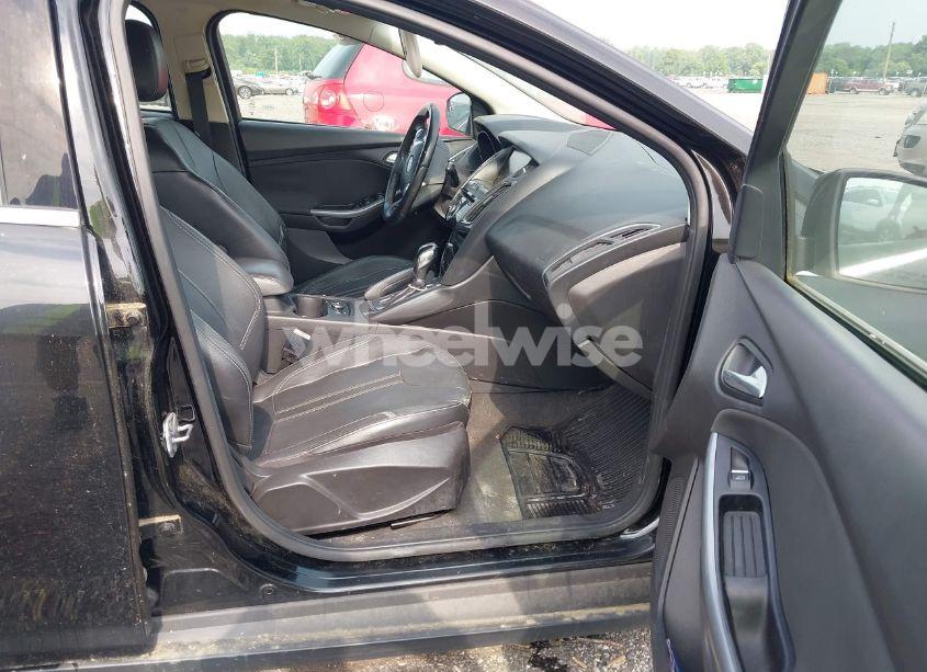 Photo 5 of 2012 Ford Focus TITANIUM (VIN 1FAHP3N28CL225852)