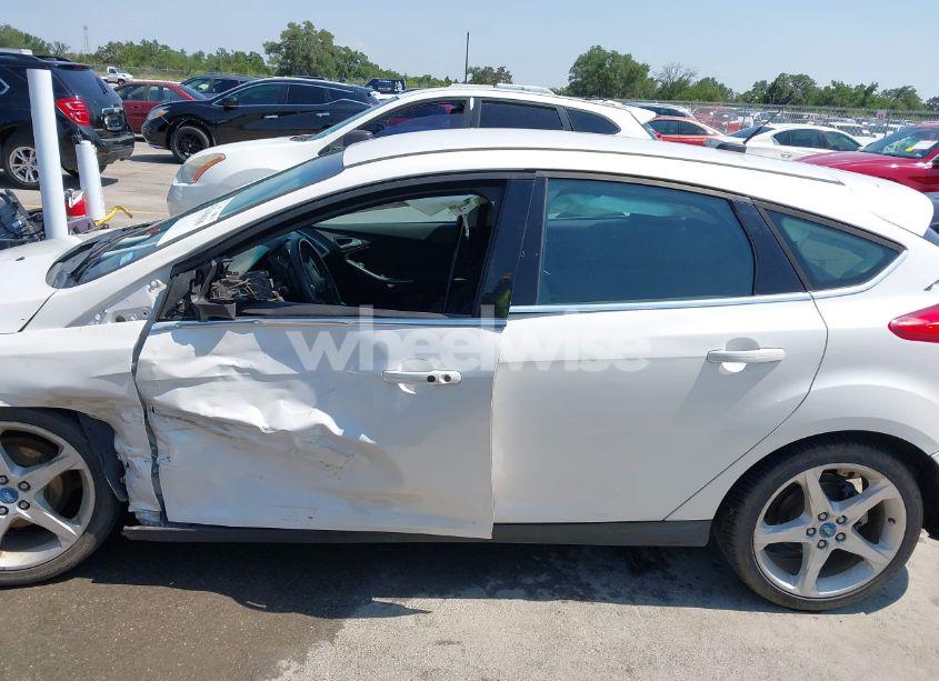 Photo 14 of 2012 Ford Focus TITANIUM (VIN 1FAHP3N28CL265350)