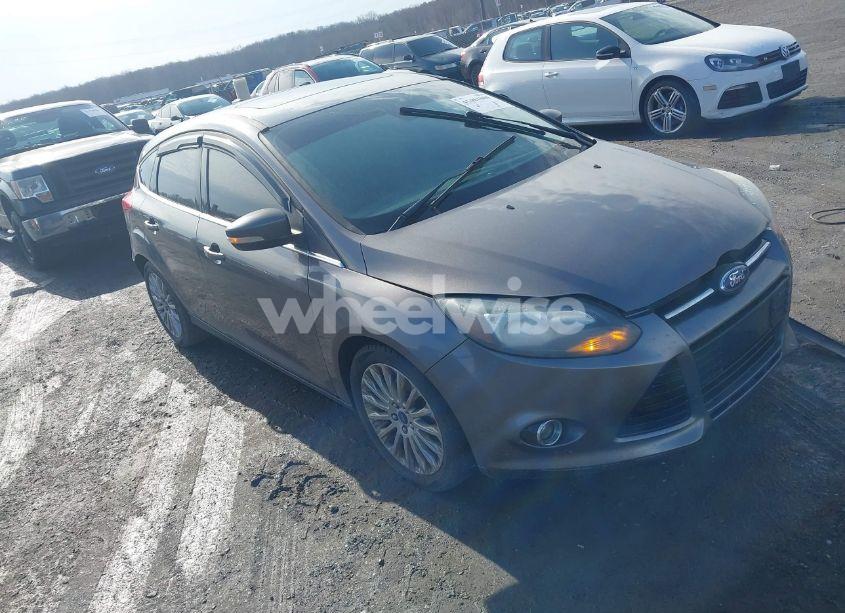2012 Ford Focus TITANIUM (VIN 1FAHP3N28CL270225) main photo