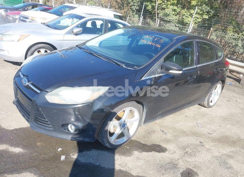 Photo 2 of 2012 Ford Focus TITANIUM (VIN 1FAHP3N29CL117692)