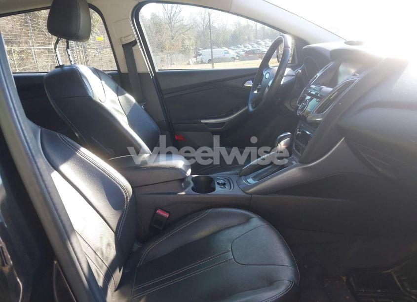 Photo 5 of 2012 Ford Focus TITANIUM (VIN 1FAHP3N29CL117692)