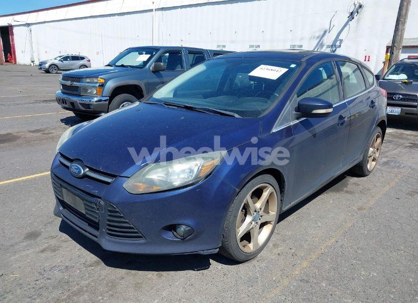 Photo 2 of 2012 Ford Focus TITANIUM (VIN 1FAHP3N29CL120317)