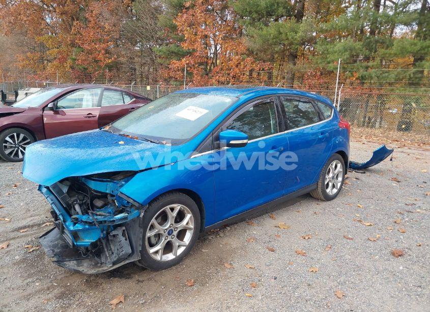 Photo 2 of 2012 Ford Focus TITANIUM (VIN 1FAHP3N29CL195499)