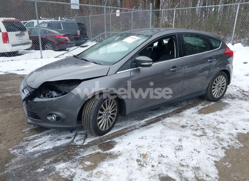 Photo 2 of 2012 Ford Focus TITANIUM (VIN 1FAHP3N29CL282013)