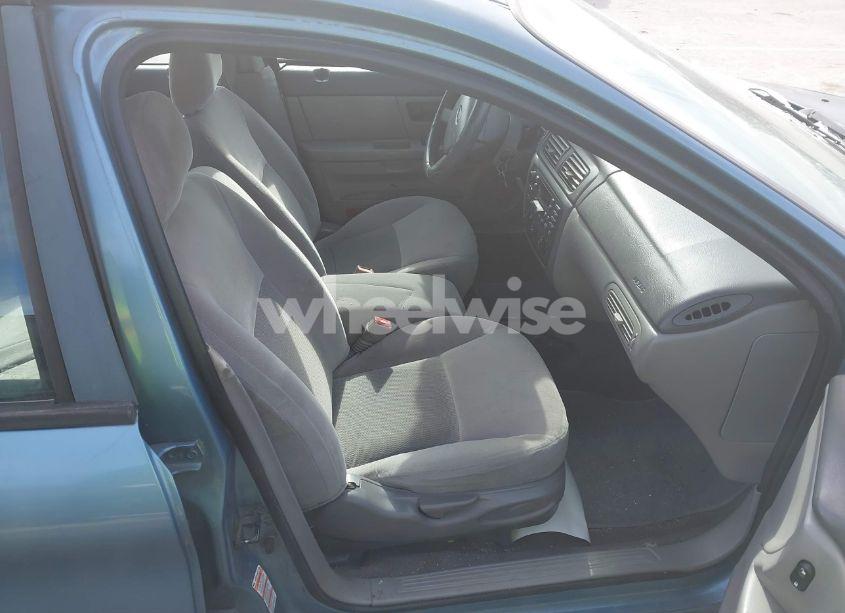 Photo 5 of 2005 Ford Taurus SE (VIN 1FAHP53295A165349)