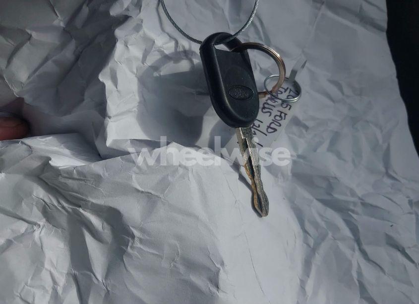 Photo 11 of 2005 Ford Taurus SE (VIN 1FAHP53U25A274267)