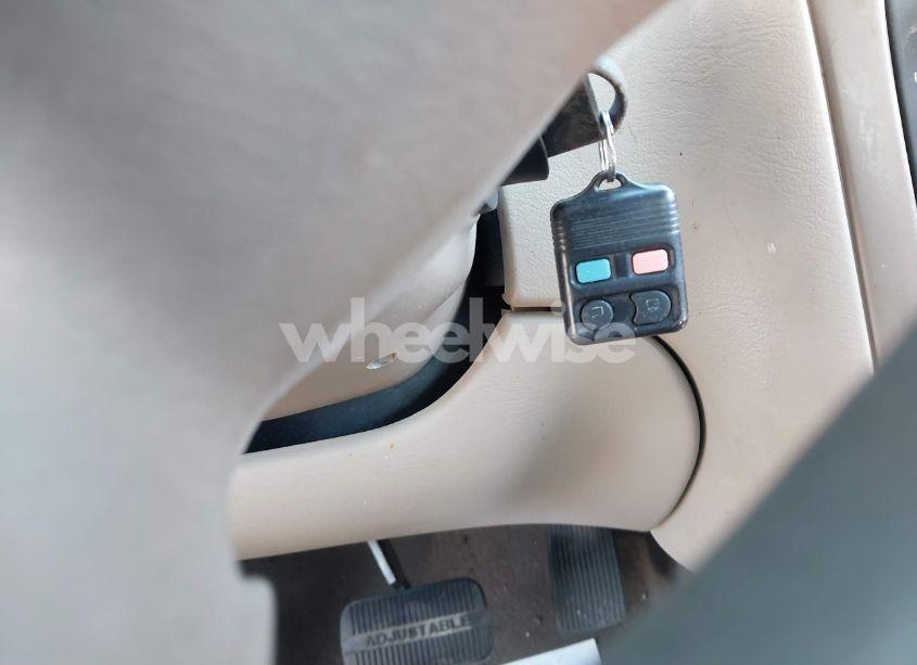 Photo 11 of 2003 Ford Taurus SE (VIN 1FAHP58S13A147675)