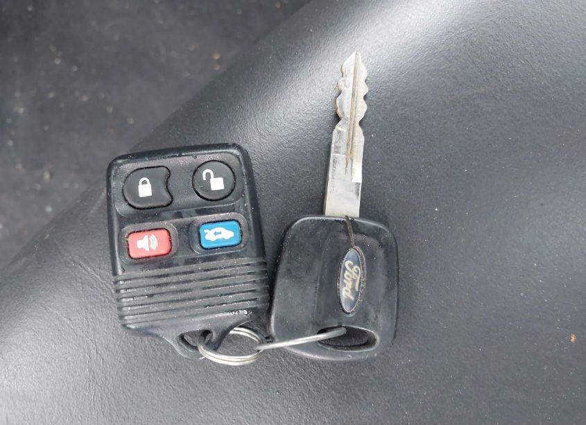 Photo 11 of 2002 Ford Thunderbird N/A (VIN 1FAHP60A02Y111331)