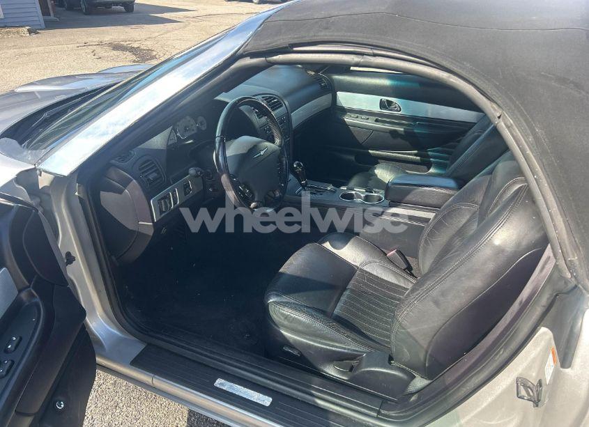 2004 Ford Thunderbird