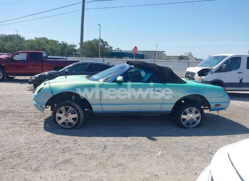 Photo 14 of 2002 Ford Thunderbird N/A (VIN 1FAHP60AX2Y116343)