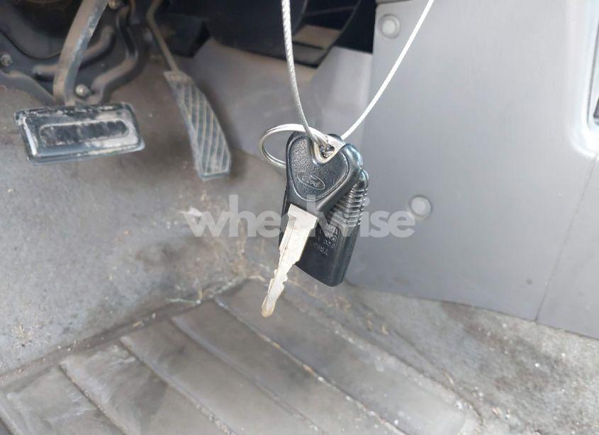 Photo 11 of 1997 Ford Escort LX (VIN 1FALP13P8VW184766)