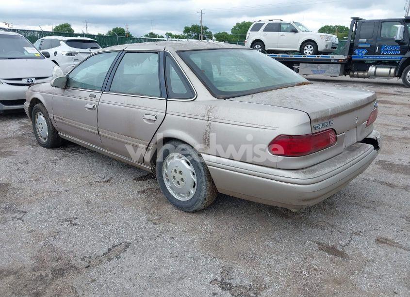 Photo 3 of 1995 Ford Taurus GL/SE (VIN 1FALP5246SG211158)