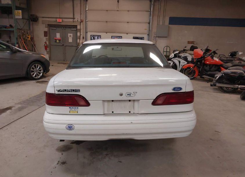 Photo 15 of 1994 Ford Taurus GL (VIN 1FALP52UXRA141077)