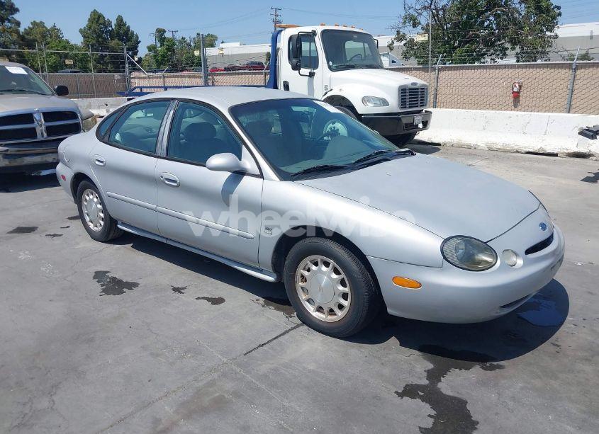 1996 Ford Taurus LX (VIN 1FALP53S5TG199843) main photo
