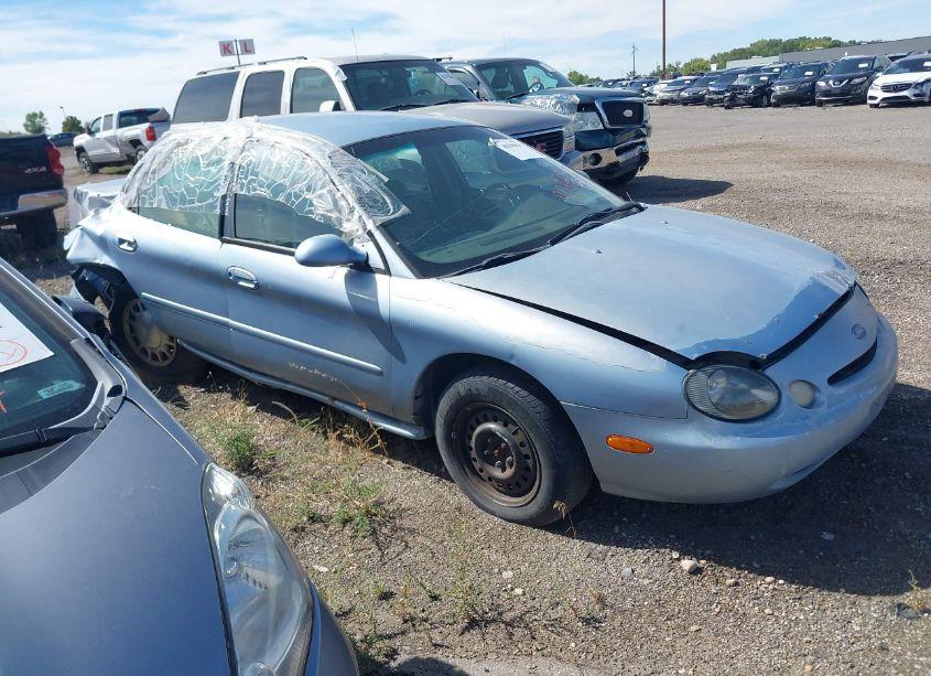 1997 Ford Taurus LX (VIN 1FALP53S8VG207162) main photo