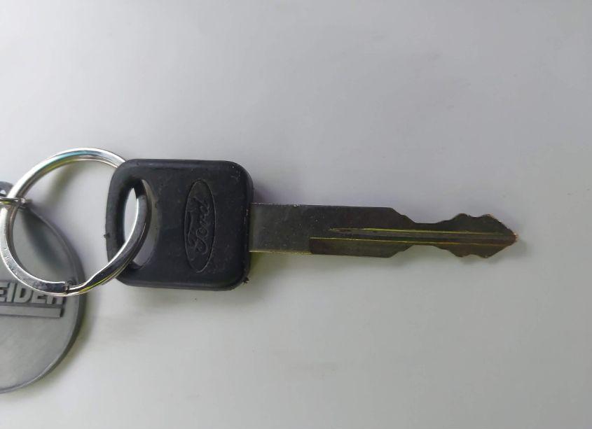 Photo 11 of 1997 Ford Thunderbird LX (VIN 1FALP6243VH119266)