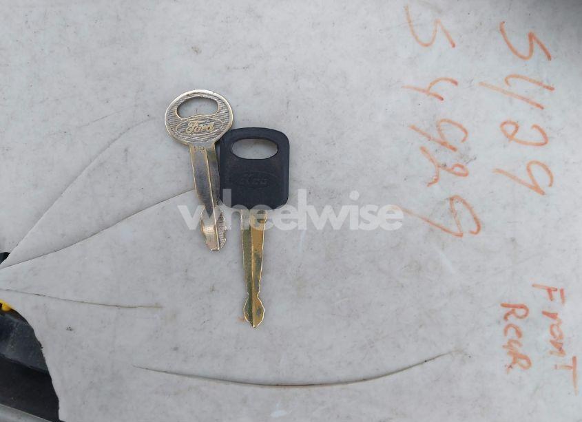 Photo 11 of 1996 Ford Thunderbird LX (VIN 1FALP6246TH160357)