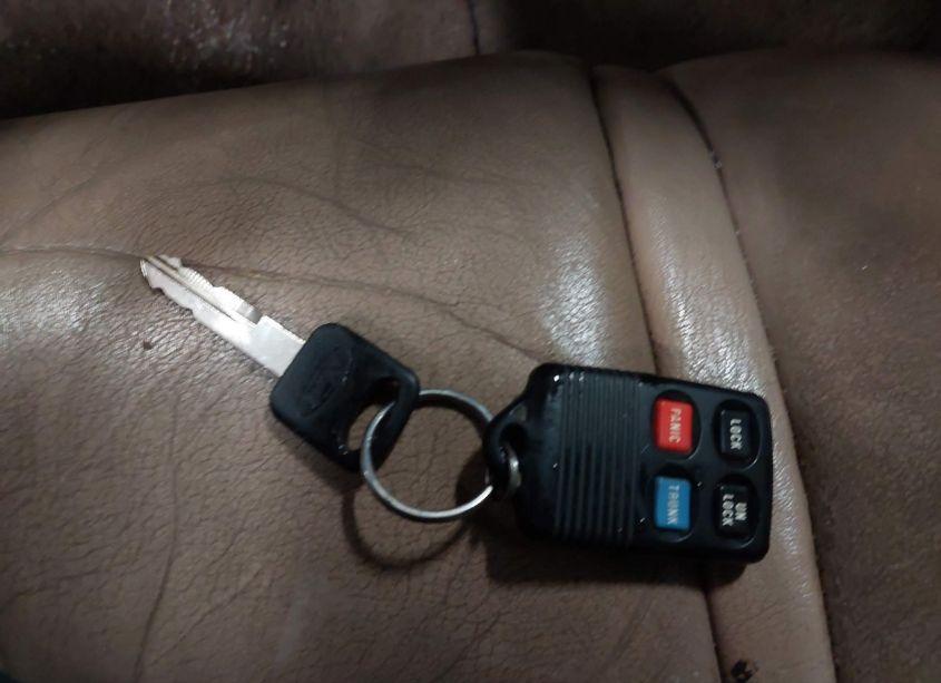 Photo 11 of 1997 Ford Thunderbird LX (VIN 1FALP62W0VH121574)