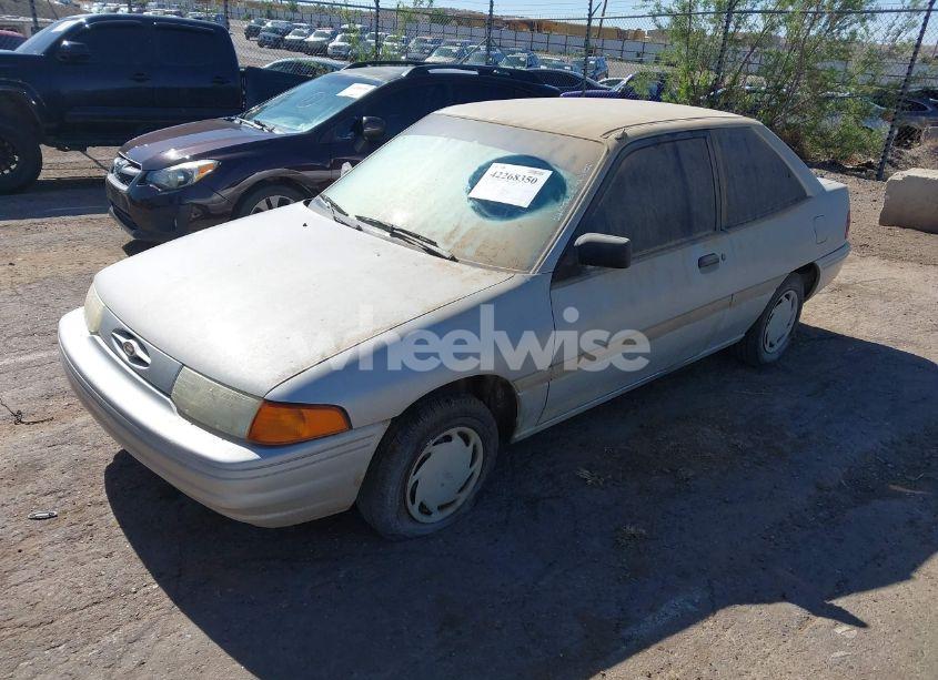 Photo 2 of 1993 Ford Escort LX/SPORT (VIN 1FAPP11J4PW141769)