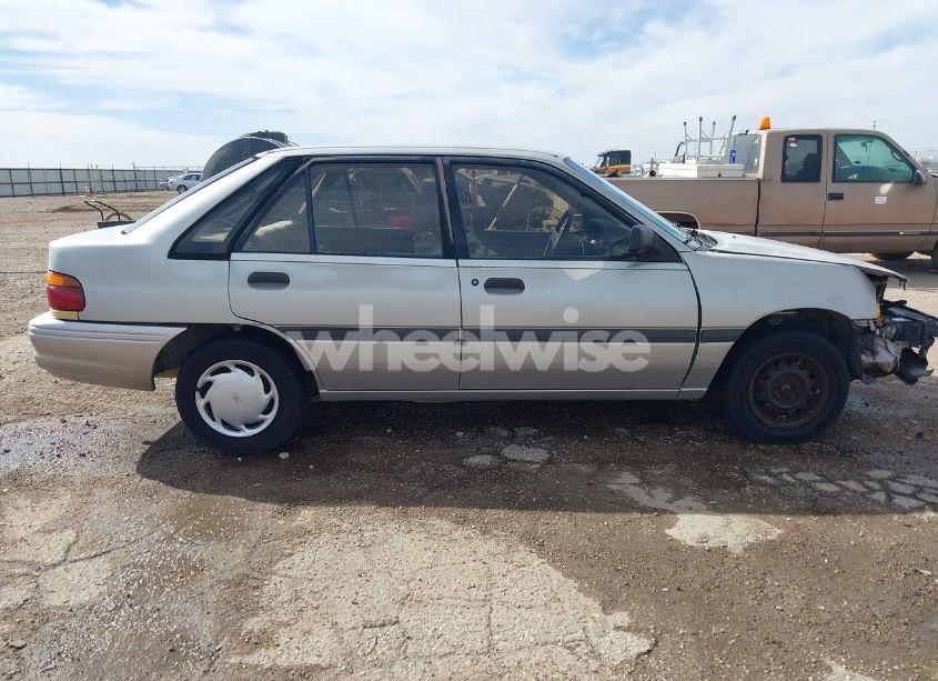 Photo 14 of 1992 Ford Escort LX (VIN 1FAPP14J8NW107360)