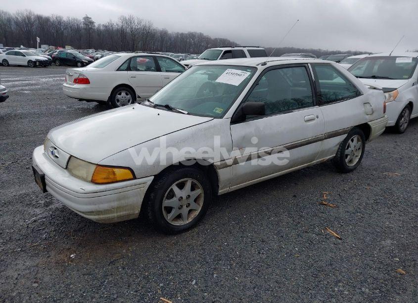 Photo 2 of 1994 Ford Escort LX/SPORT (VIN 1FARP11J5RW240516)