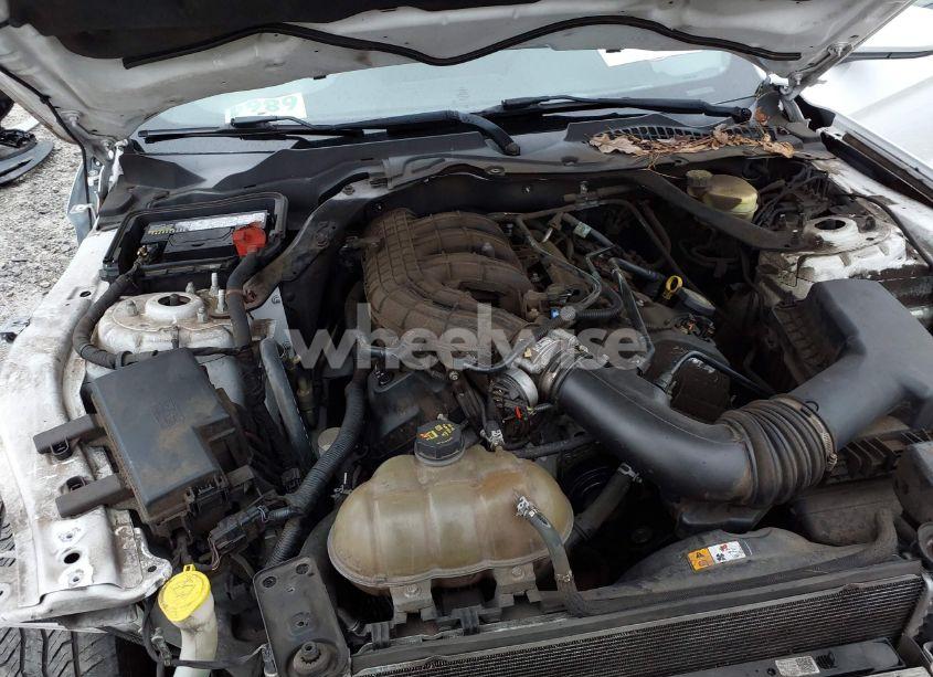 Photo 10 of 2015 Ford Mustang V6 (VIN 1FATP8EM0F5356307)