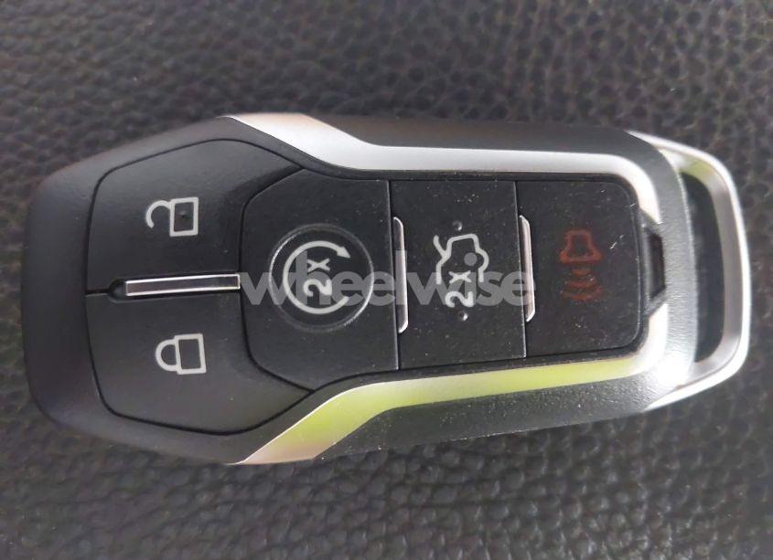 Photo 11 of 2017 Ford Mustang V6 (VIN 1FATP8EM4H5256892)