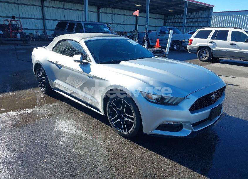2015 Ford Mustang V6 (VIN 1FATP8EM7F5382841) main photo