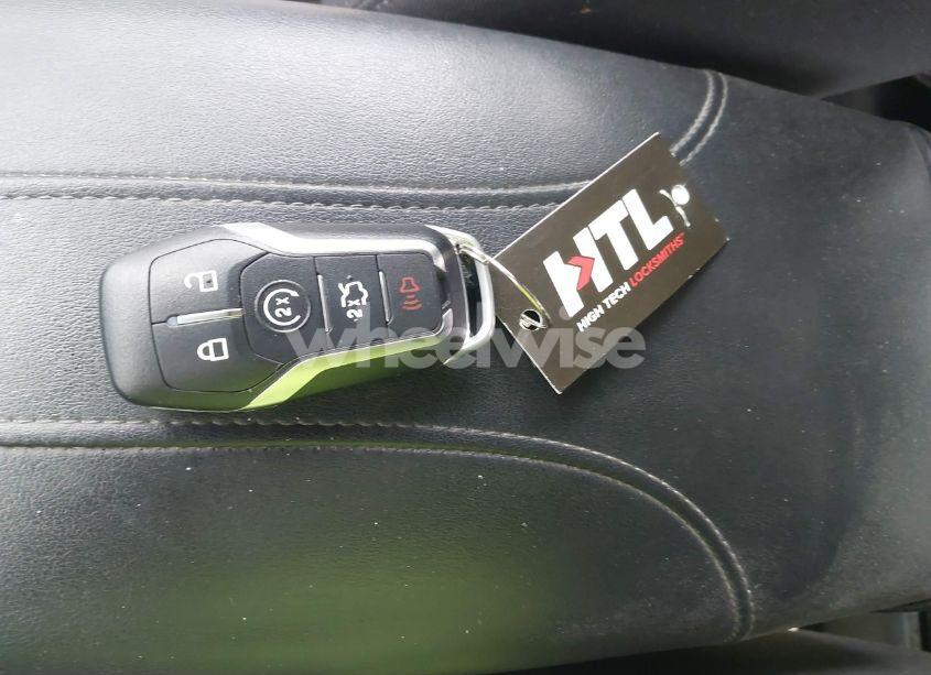 Photo 11 of 2015 Ford Mustang V6 (VIN 1FATP8EM7F5402165)