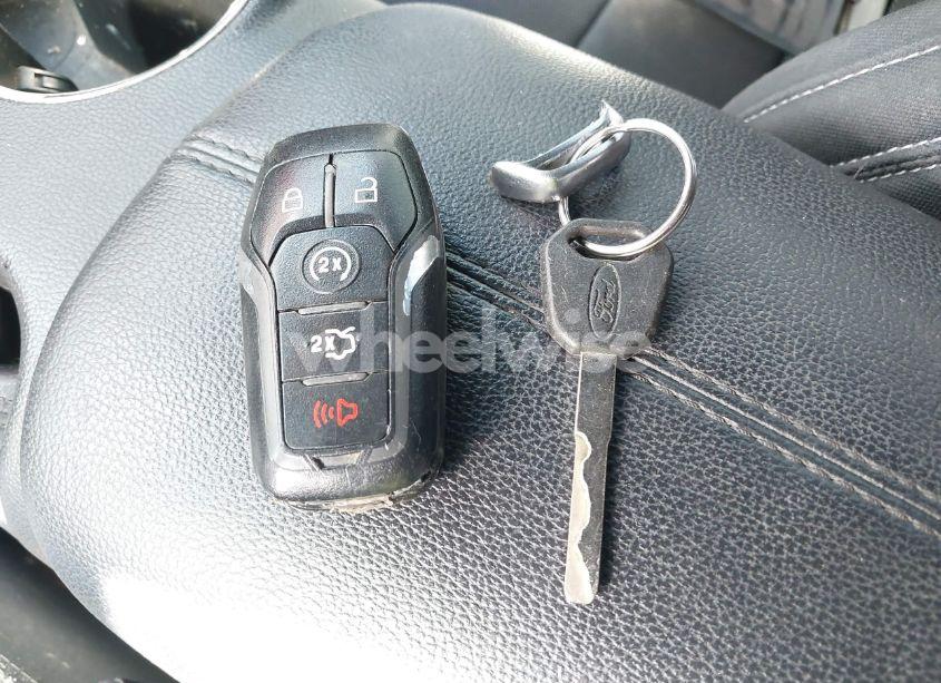 Photo 11 of 2016 Ford Mustang V6 (VIN 1FATP8EM8G5307728)