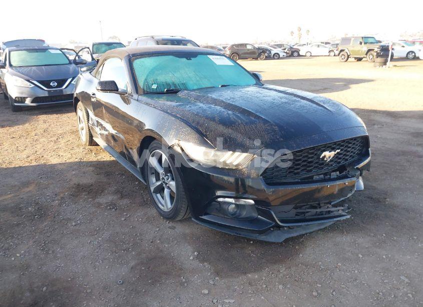 2015 Ford Mustang V6 (VIN 1FATP8EM9F5372571) main photo