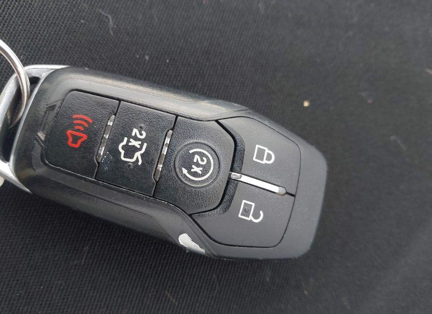 Photo 11 of 2016 Ford Mustang V6 (VIN 1FATP8EM9G5329639)