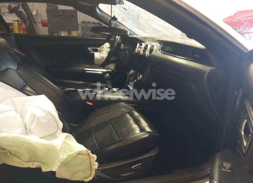 Photo 5 of 2019 Ford Mustang GT PREMIUM (VIN 1FATP8FF3K5140512)