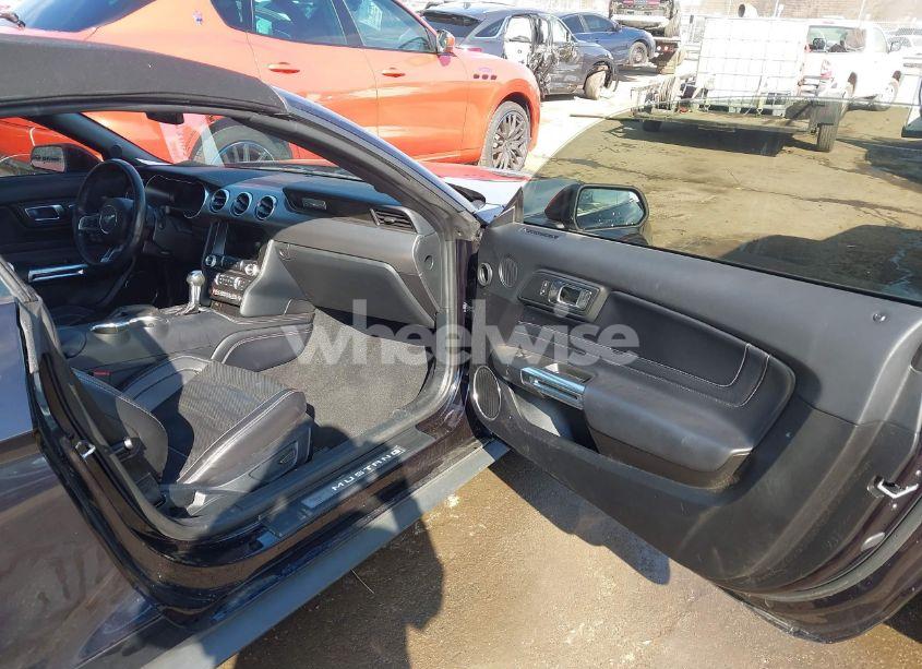 Photo 5 of 2021 Ford Mustang GT PREMIUM (VIN 1FATP8FF9M5140467)