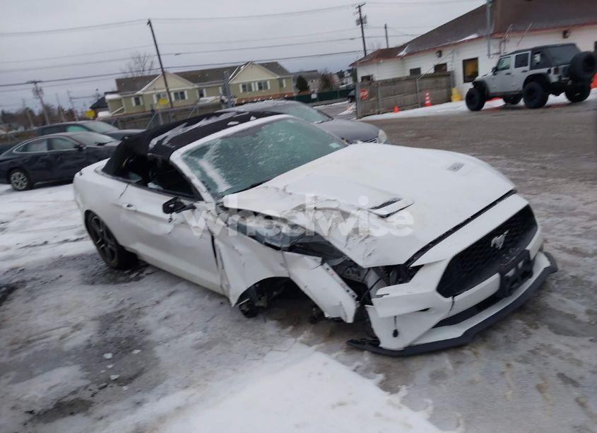 2018 Ford Mustang ECOBOOST PREMIUM (VIN 1FATP8UH0J5125100) main photo