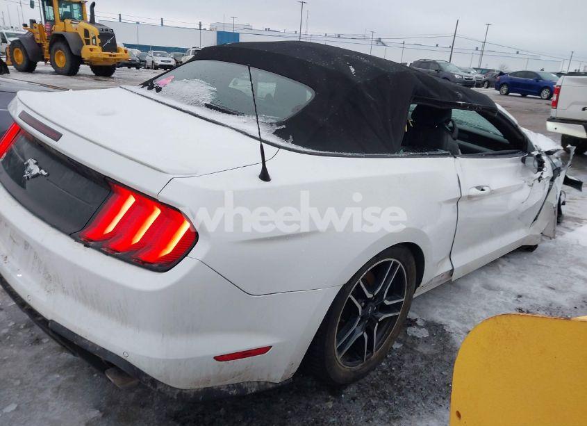 Photo 4 of 2018 Ford Mustang ECOBOOST PREMIUM (VIN 1FATP8UH0J5125100)