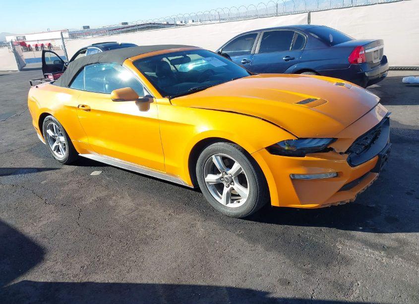 2019 Ford Mustang ECOBOOST PREMIUM (VIN 1FATP8UH0K5112784) main photo