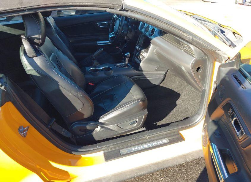 Photo 5 of 2019 Ford Mustang ECOBOOST PREMIUM (VIN 1FATP8UH0K5112784)